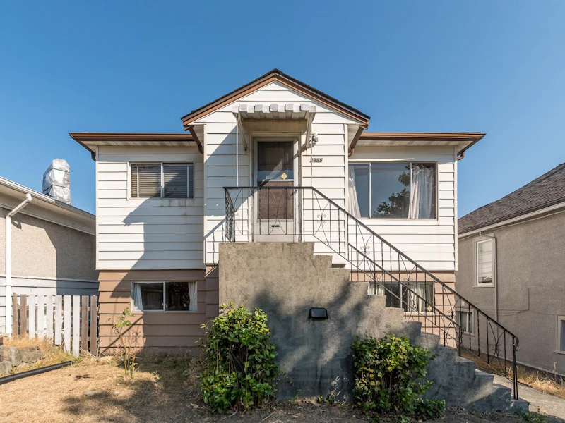 2955 E 43rd Avenue, Vancouver BC V5R 2Z4