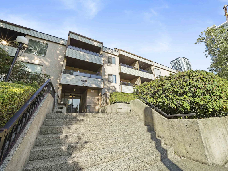 306 - 10221 133a Street, Surrey BC V3T 5J8