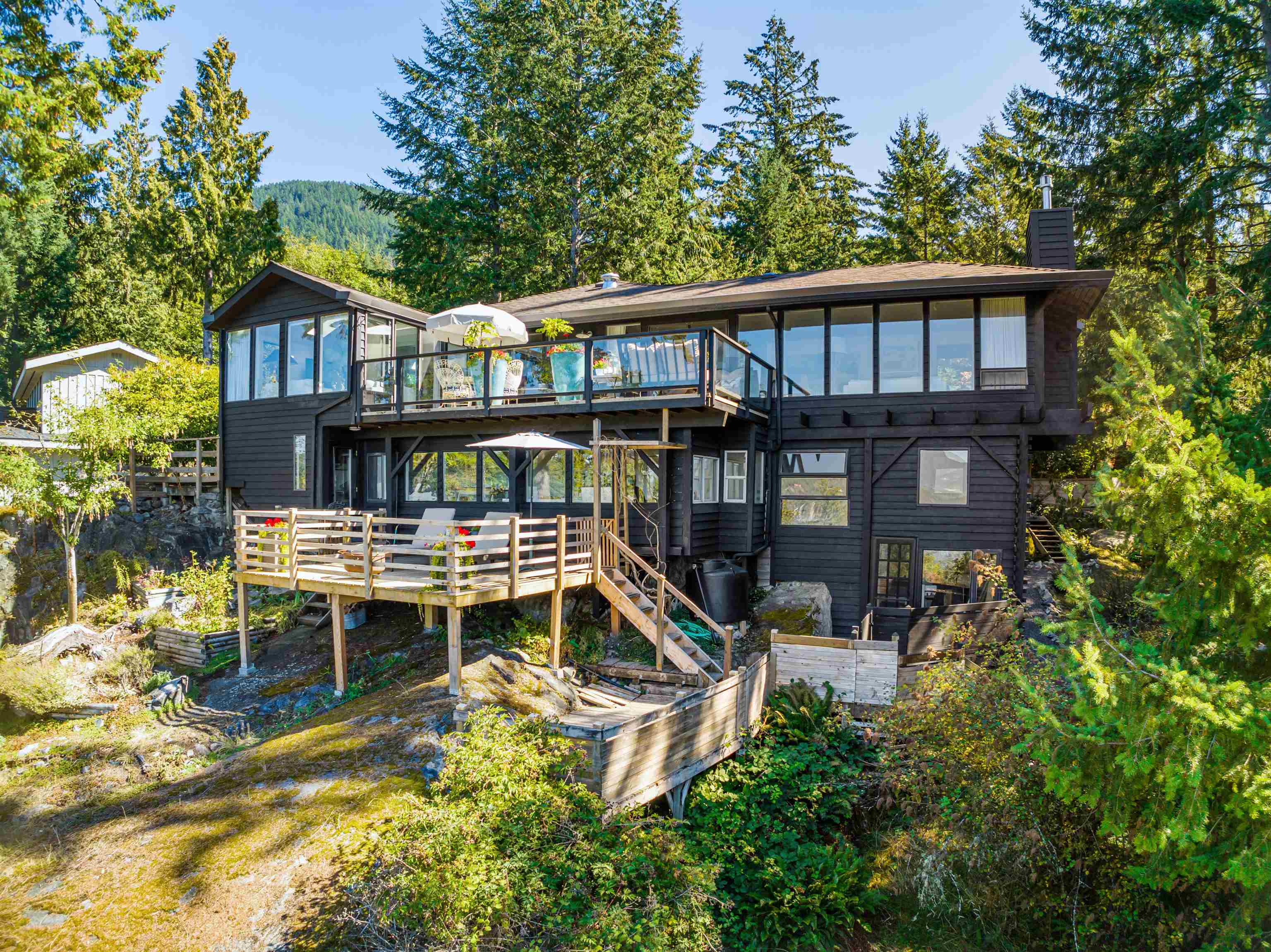 882 Captain's Way, Bowen Island, BC, V0N 1G2