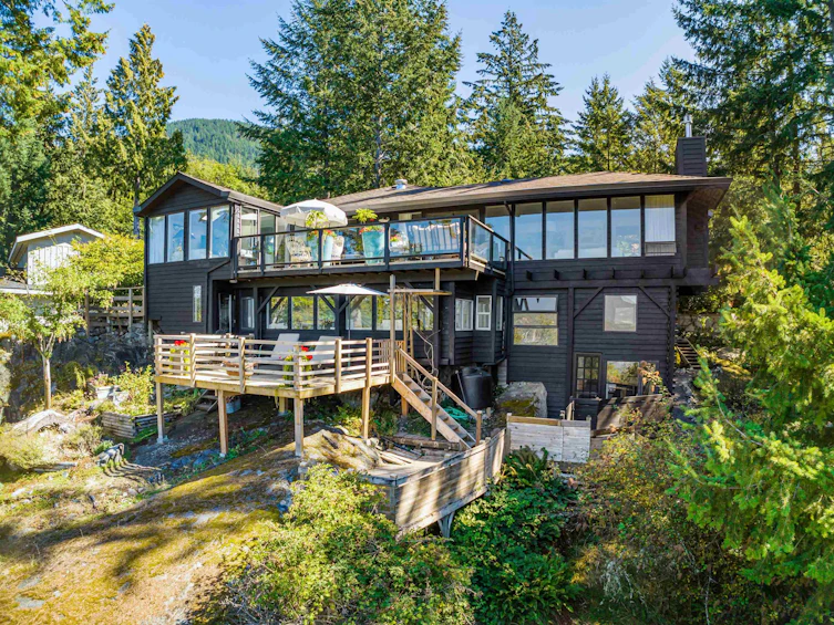 882 Captain's Way, Bowen Island, BC, V0N 1G2