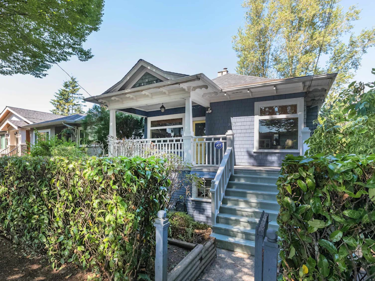 387 E 32nd Avenue, Vancouver, BC, V5V 2Y2