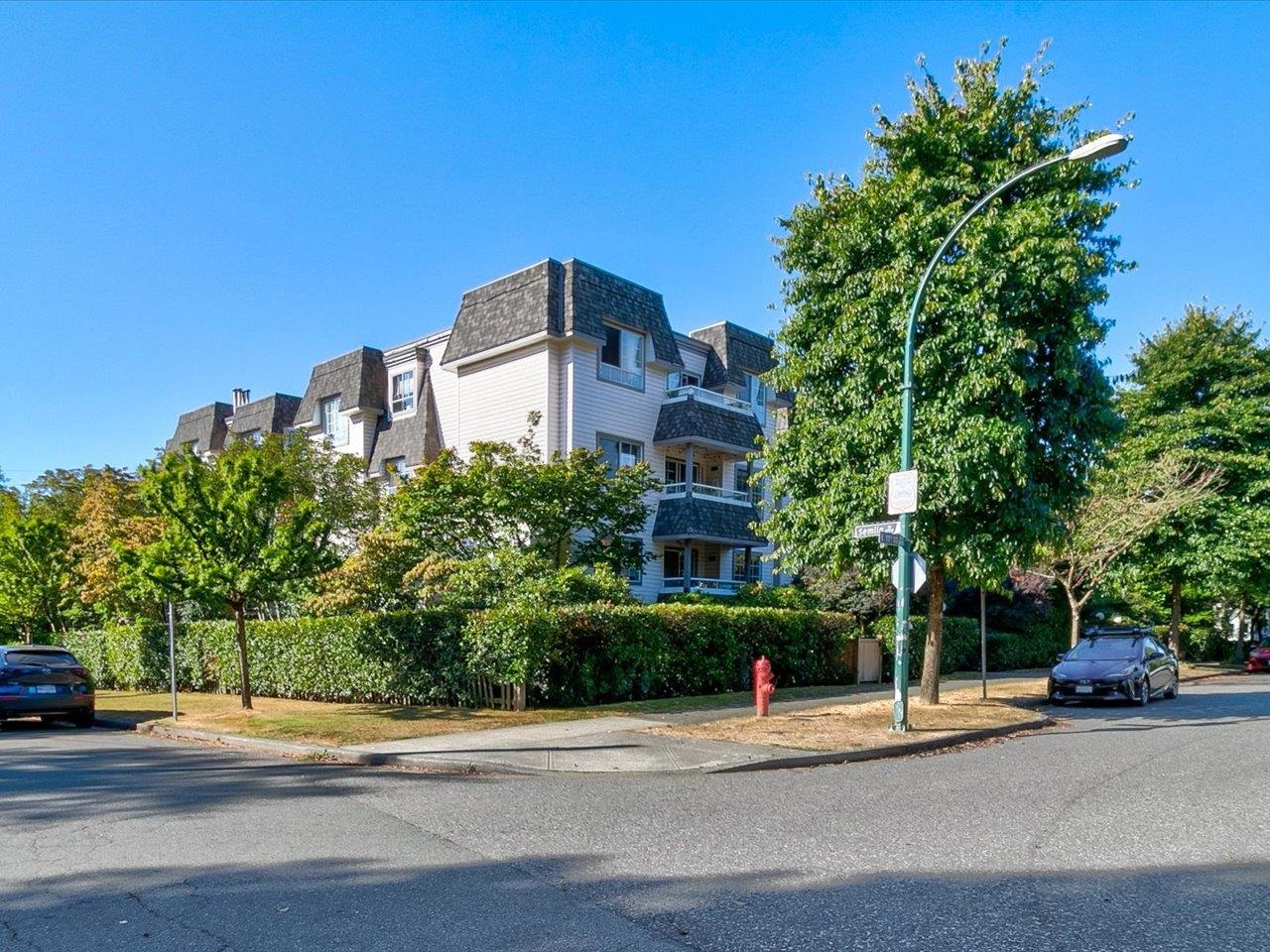 201-1950 E 11th Avenue, Vancouver, BC, V5N 1Z2