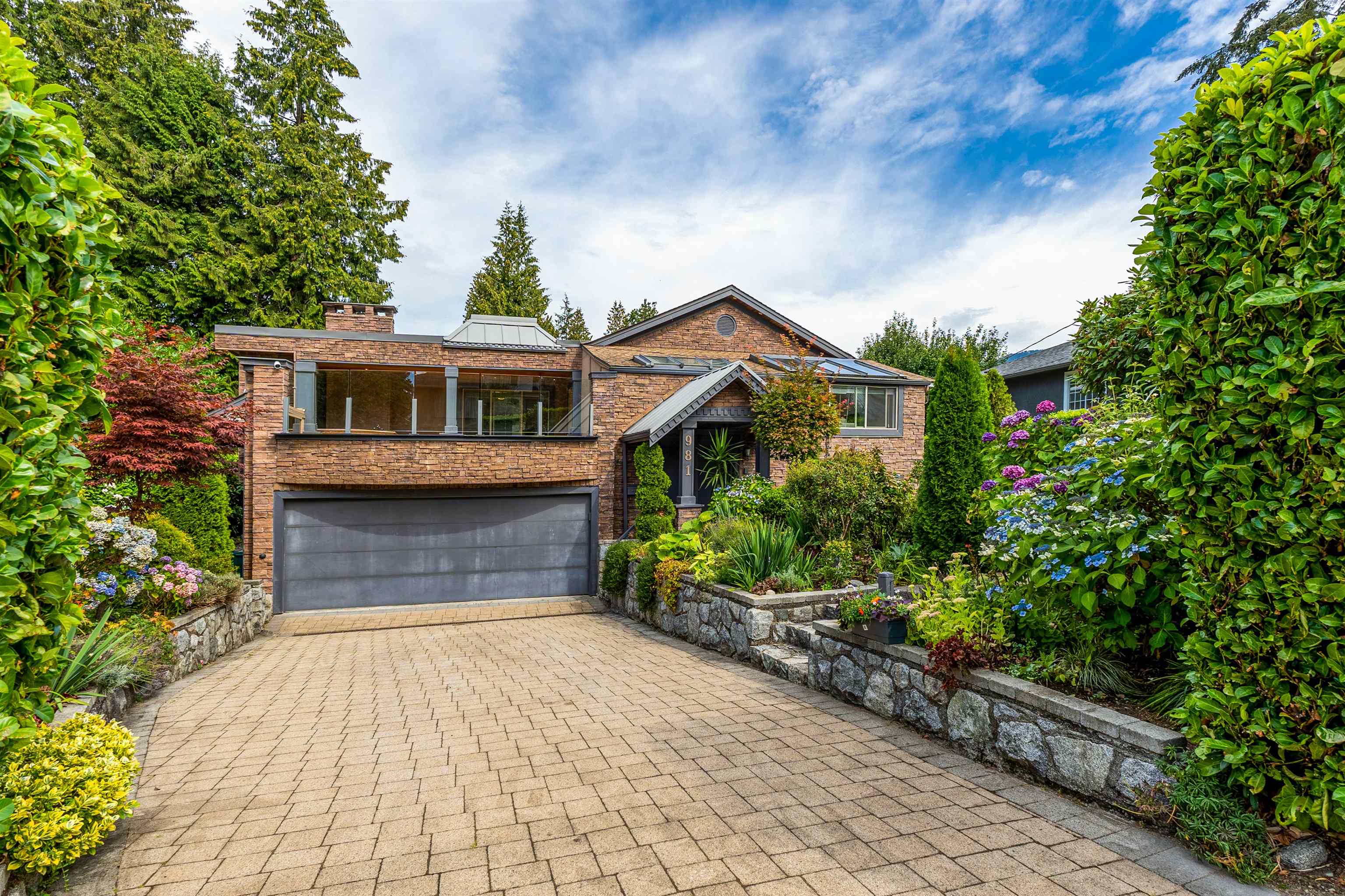 981 Kings Avenue, West Vancouver, BC, V7T 2B8