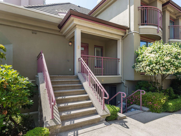 8-4425 Halifax Street, Burnaby, BC, V5C 6P2