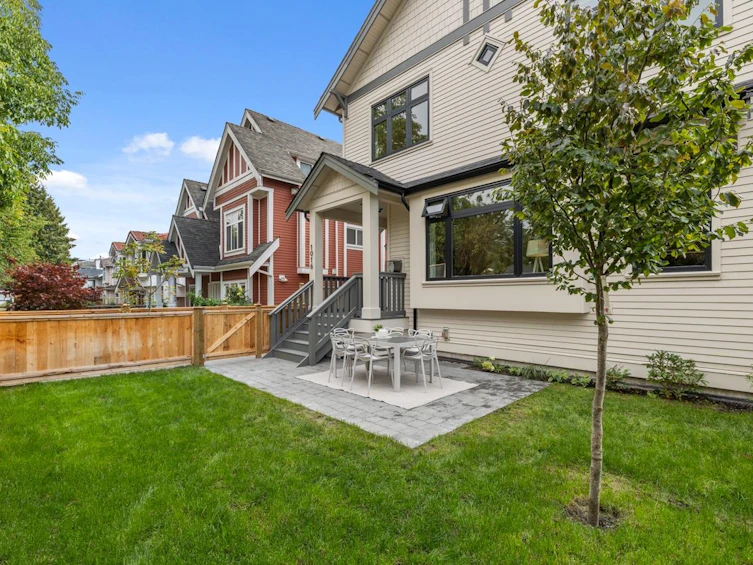 1016 E 16th Avenue, Vancouver, BC, V5T 2W1