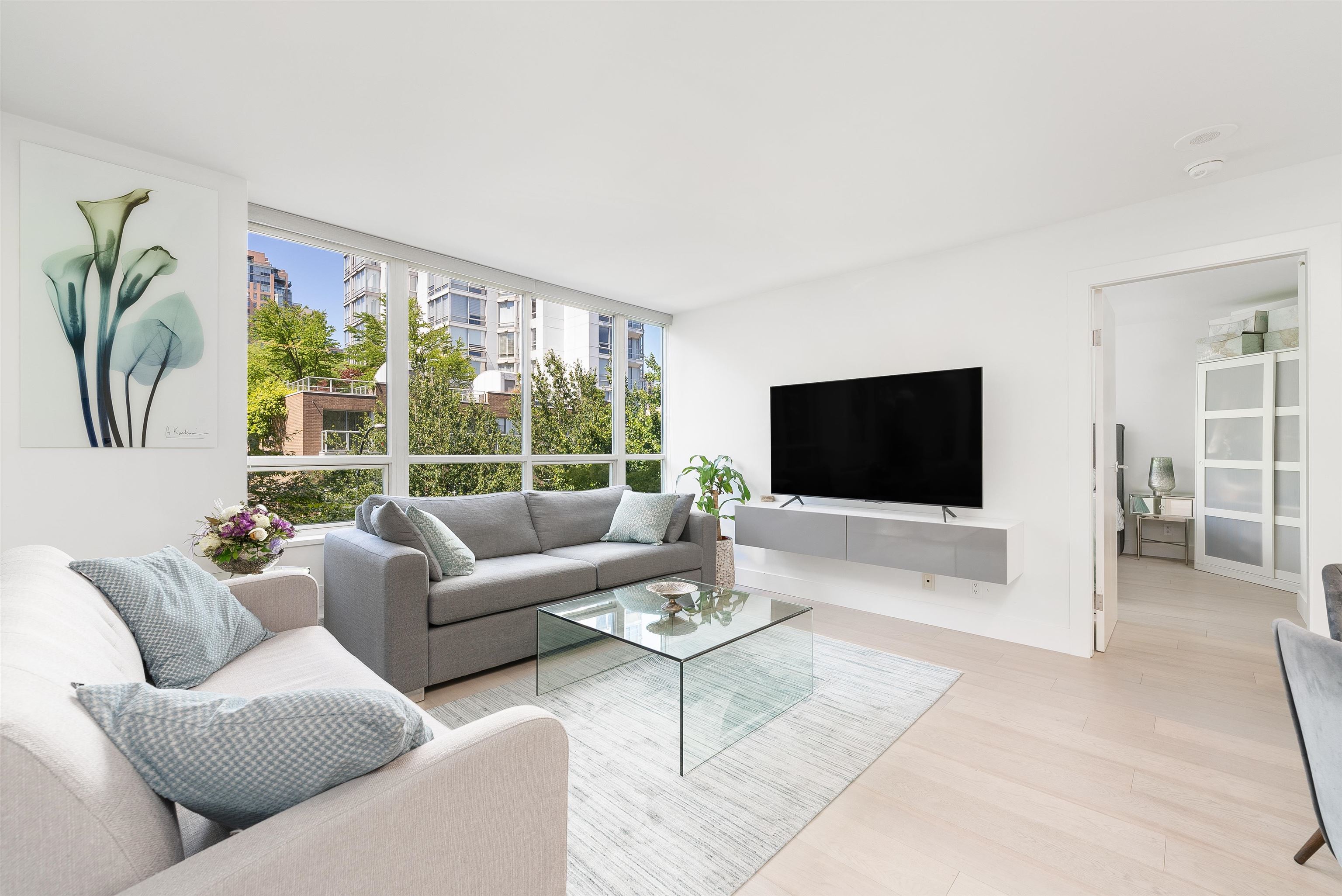 307-1228 Marinaside Crescent, Vancouver, BC, V6Z 2W4