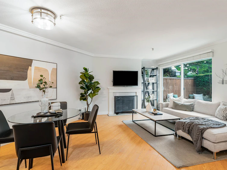 102-2010 W 8th Avenue, Vancouver, BC, V6J 1W5