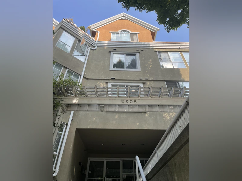 103 - 2505 E Broadway Avenue, Vancouver BC V5M 1Y4