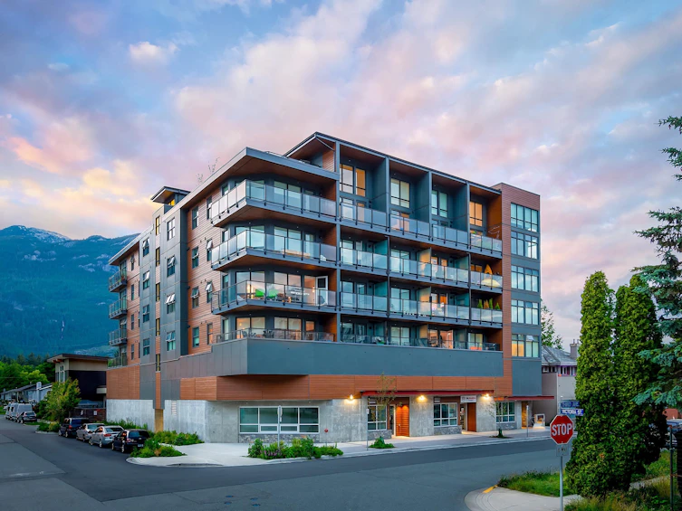 607-38013 Third Avenue, Squamish, BC, V8B 0Z8