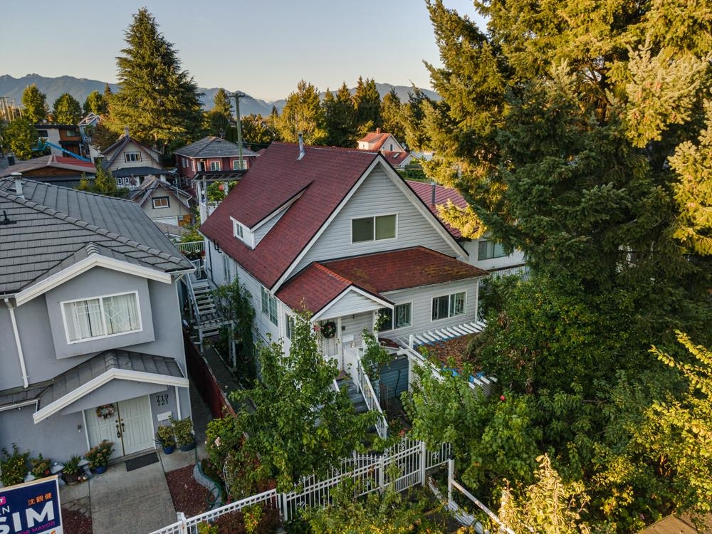 727 E 39th Avenue, Vancouver, BC, V5W 1K5