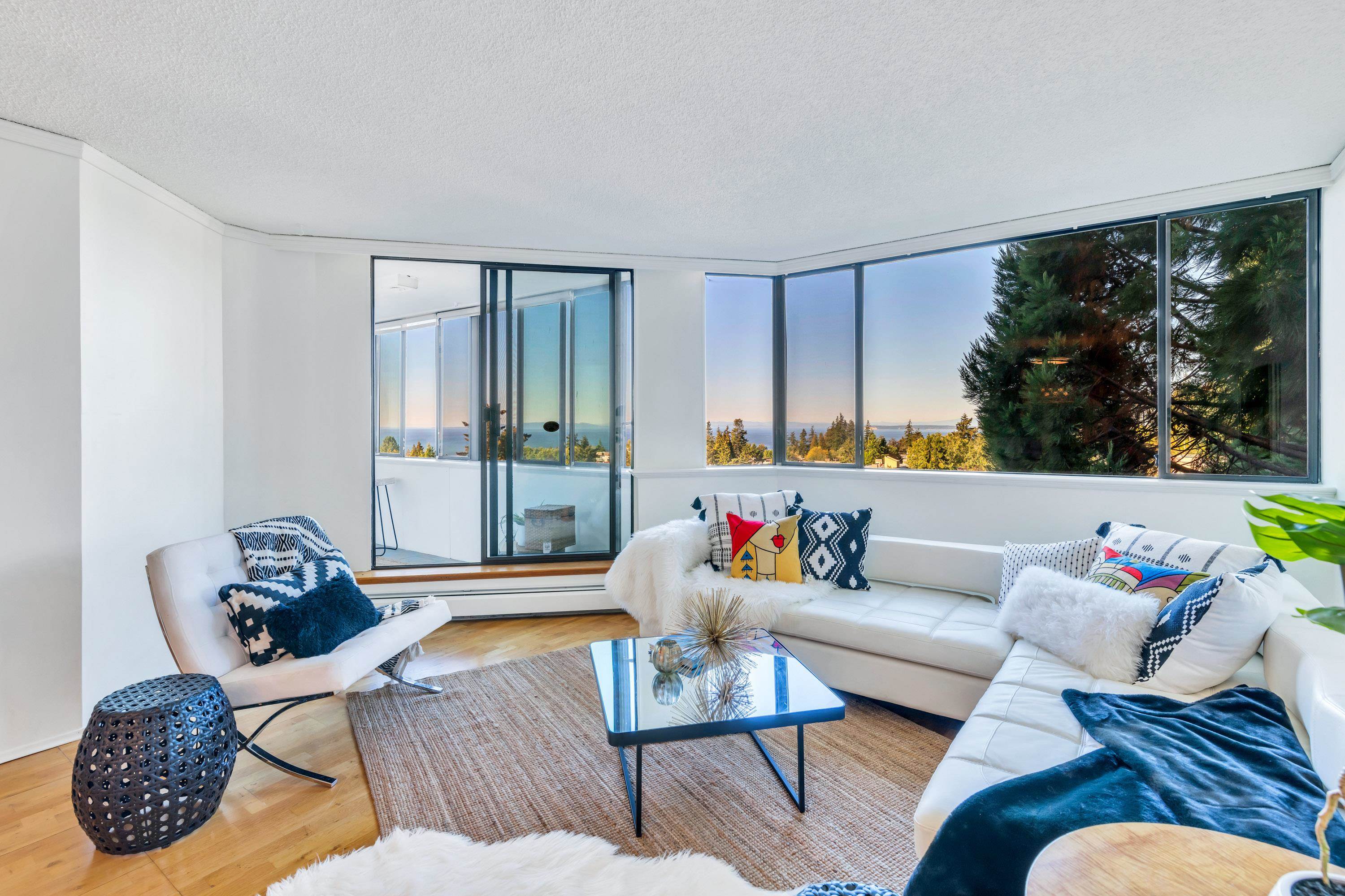 607-1442 Foster Street, Surrey, BC, V4B 3X7
