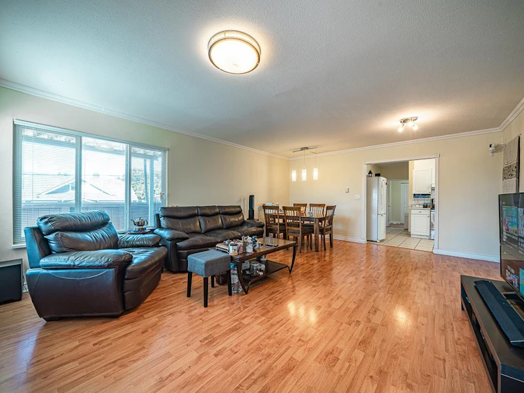 104 Gilmore Avenue, Burnaby, BC, V5C 4P6