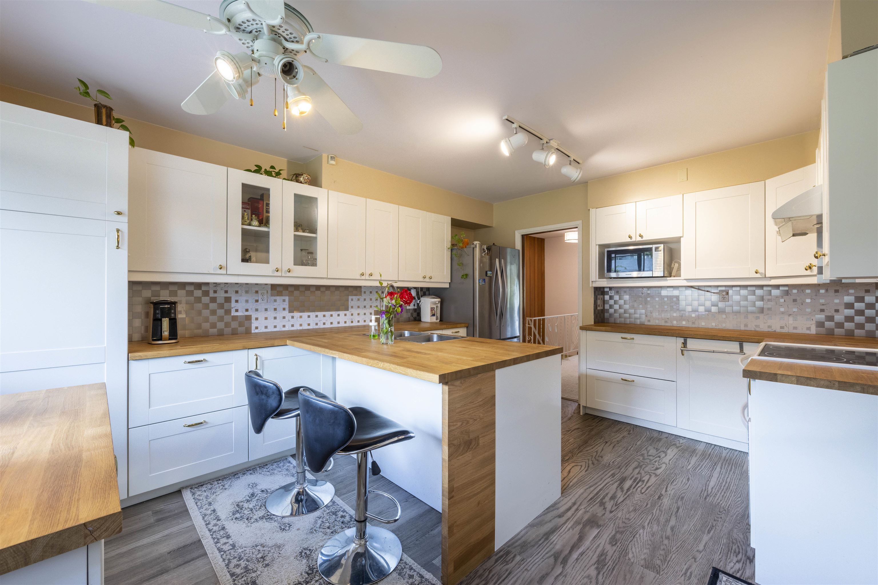 75 Mott Crescent, New Westminster, BC, V3L 4L8