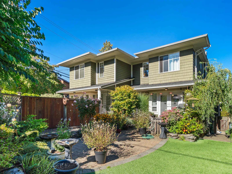 6397 Argyle Avenue, West Vancouver BC V7W 2E5