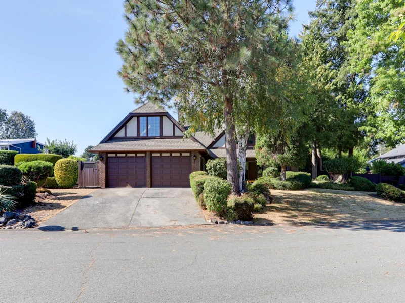 453 Connaught Drive, Delta BC V4M 3X7