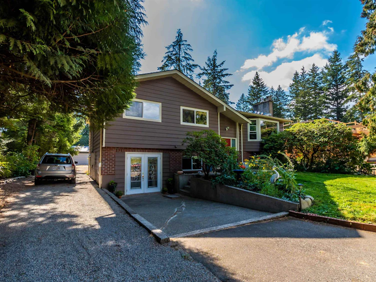 3176 Old Clayburn Road, Abbotsford, BC, V2S 4H3