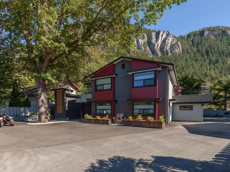 38192 Guilford Drive, Squamish BC V0N 0C2