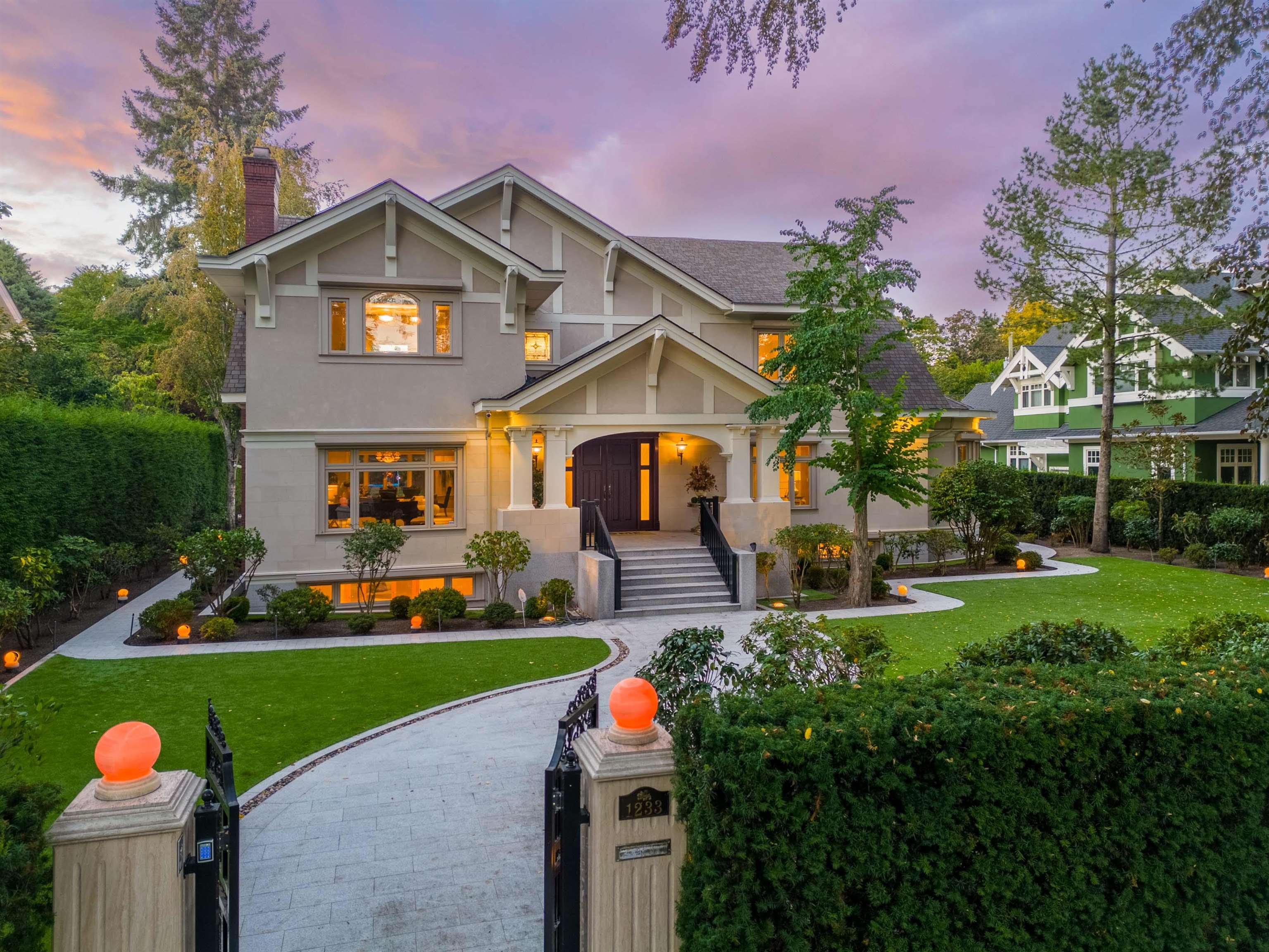 1233 Laurier Avenue, Vancouver, BC, V6H 1Y7