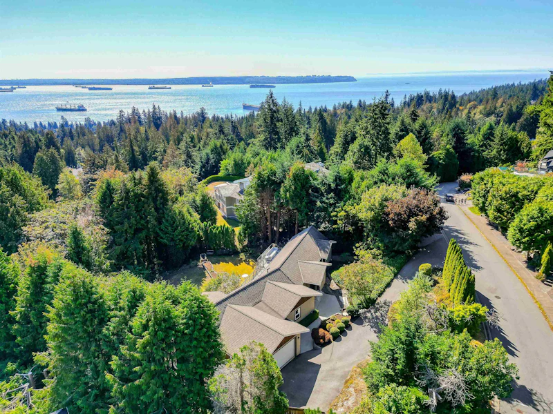 4720 Rutland Road, West Vancouver BC V7W 1G7