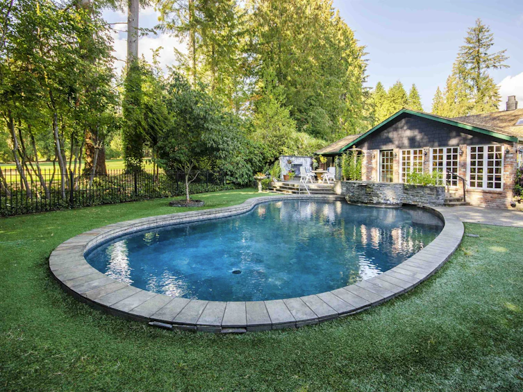 401 Hidhurst Place, West Vancouver, BC, V7S 1K2