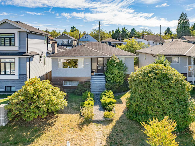 2856 E 19th Avenue, Vancouver, BC, V5M 2S7