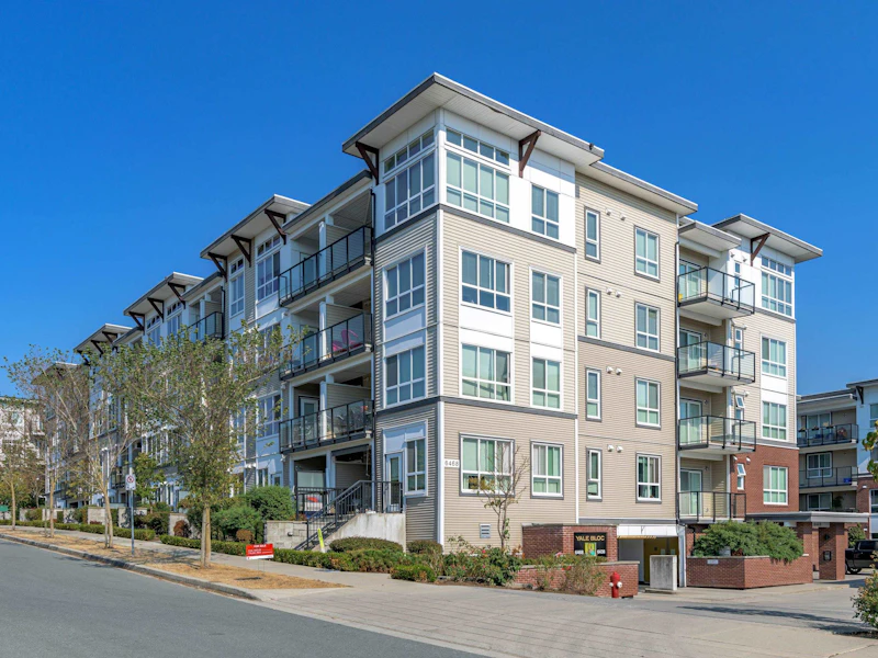 215 - 6468 195a Street, Surrey BC