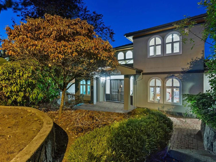 3853 W 12th Avenue, Vancouver, BC, V6R 2N9