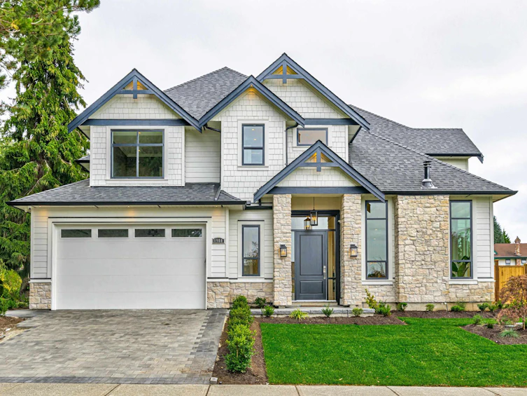 1988 143a Street, Surrey, BC, V4A 7Y8