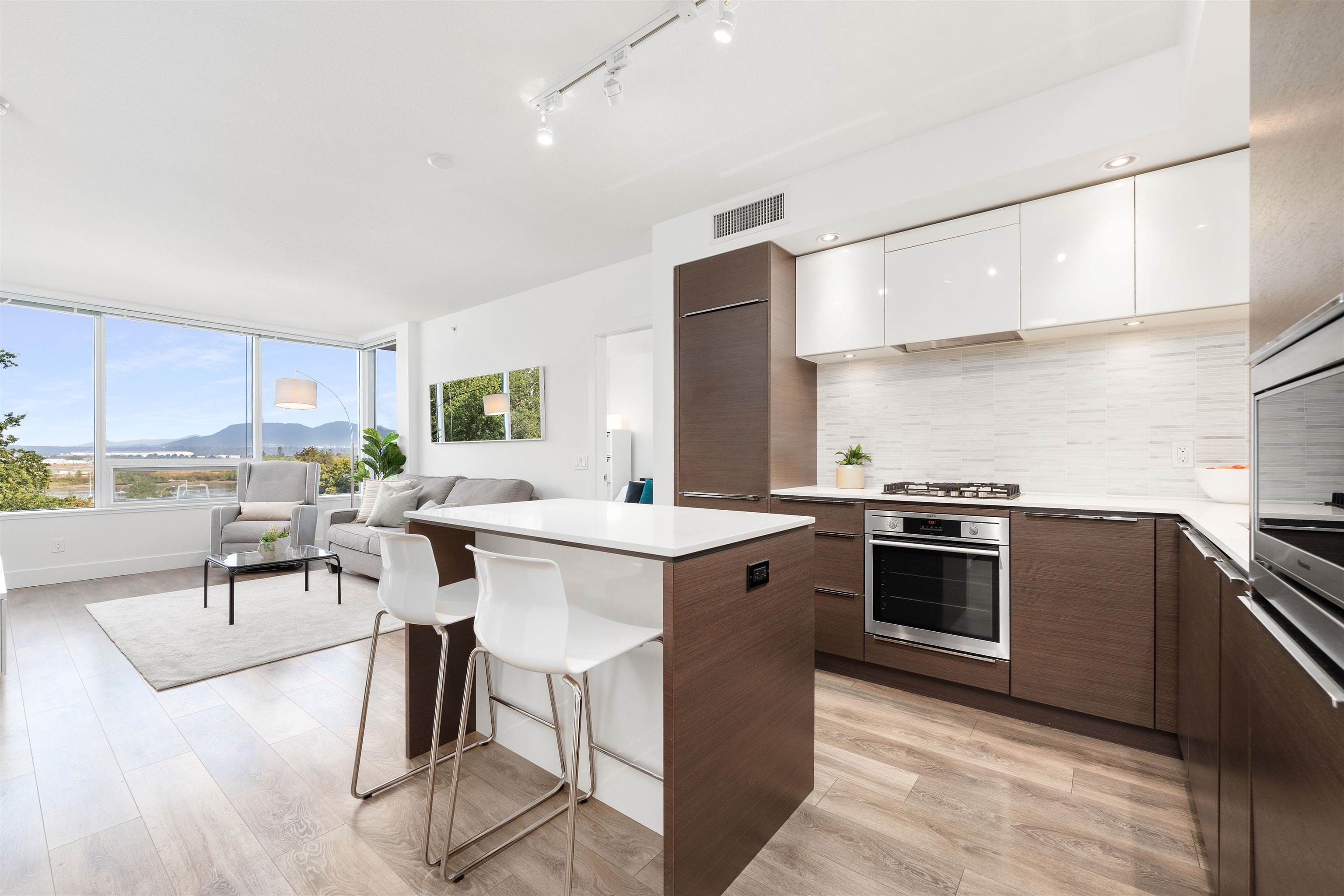 810-5233 Gilbert Road, Richmond, BC, V7C 0B3