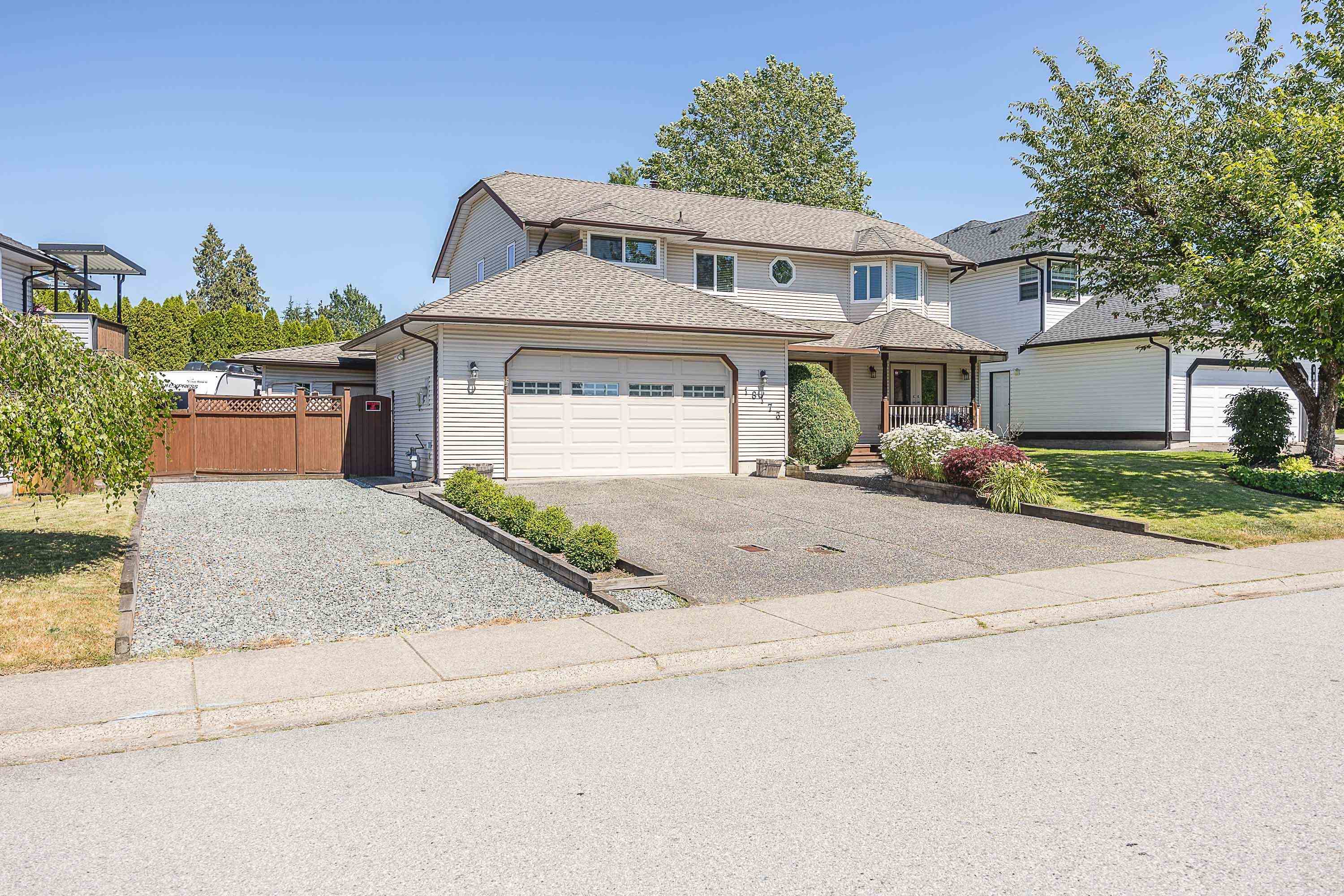 18173 Claytonwood Crescent, Surrey, BC, V3S 8G8