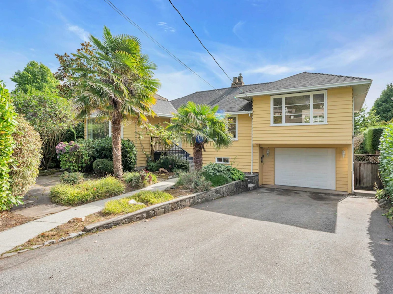 2318 Kings Avenue, West Vancouver BC V7V 2C4