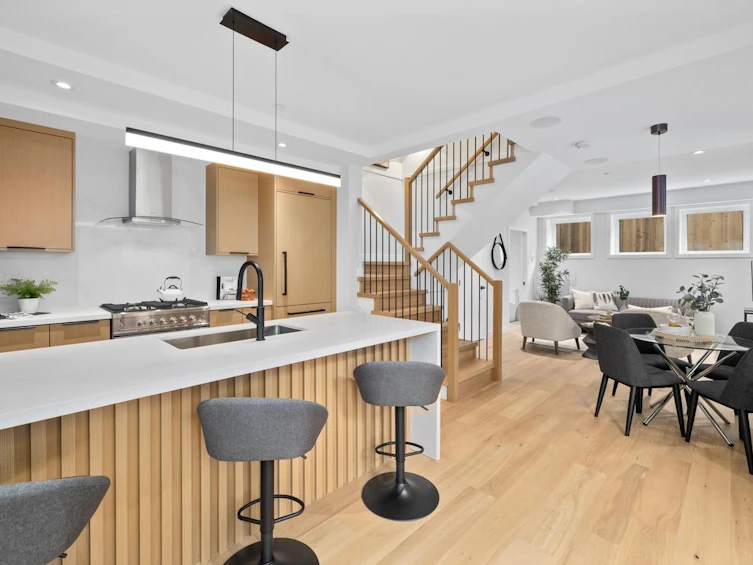 26 W 13 Avenue, Vancouver, BC, V5Y 1V6