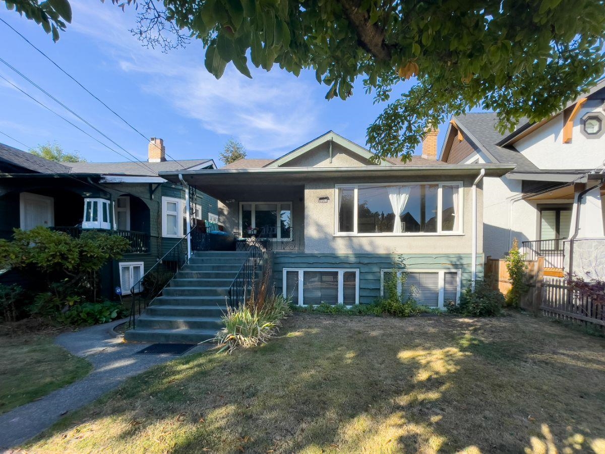 2751 W 7th Avenue, Vancouver, BC, V6K 1Z3