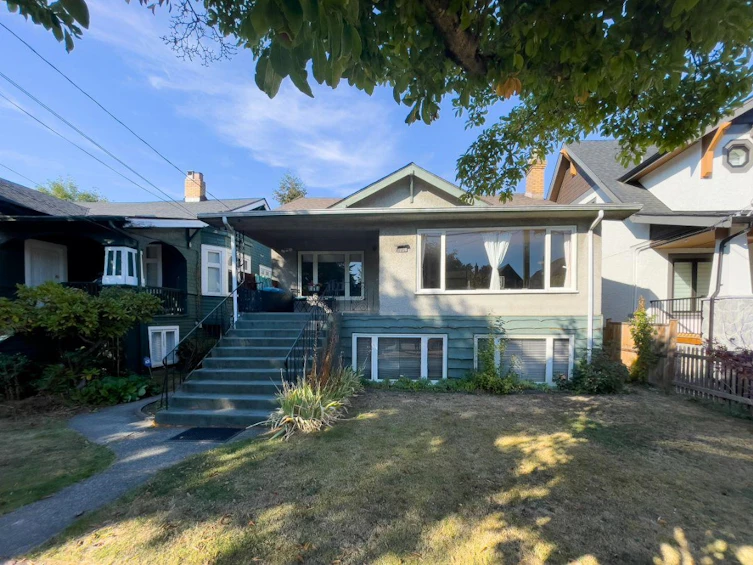 2751 W 7th Avenue, Vancouver, BC, V6K 1Z3