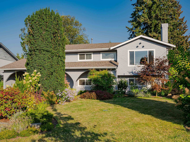 563 Laurentian Crescent, Coquitlam BC V3J 6H2