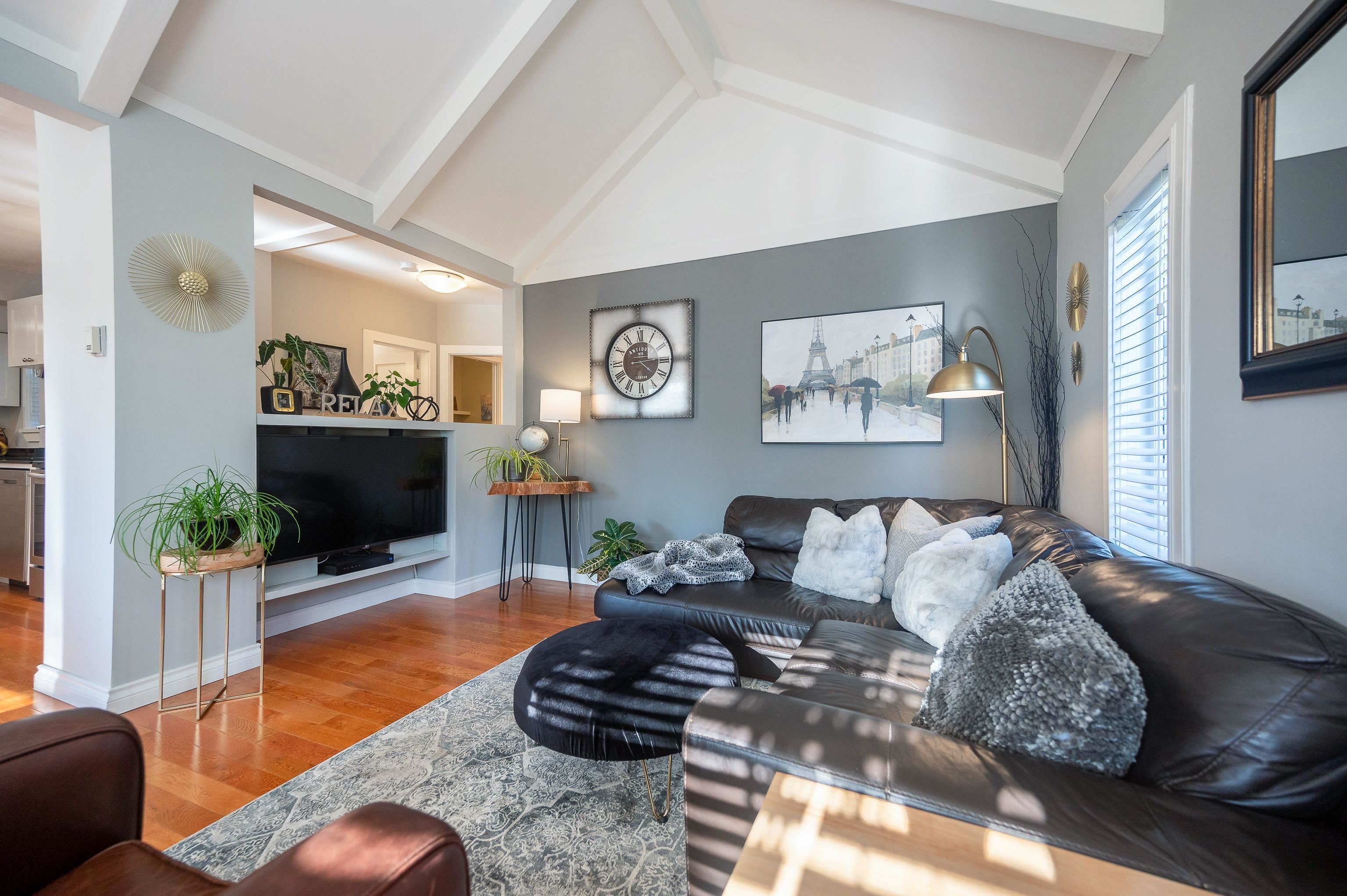 529 Thirteenth Street, New Westminster, BC, V3M 4M1