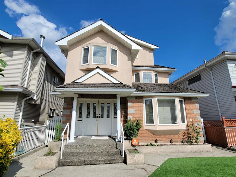 5920 Commercial Street, Vancouver, BC, V5P 3N9