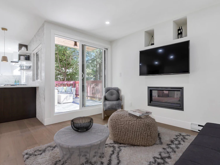 1338 Walnut Street, Vancouver, BC, V6J 3R3