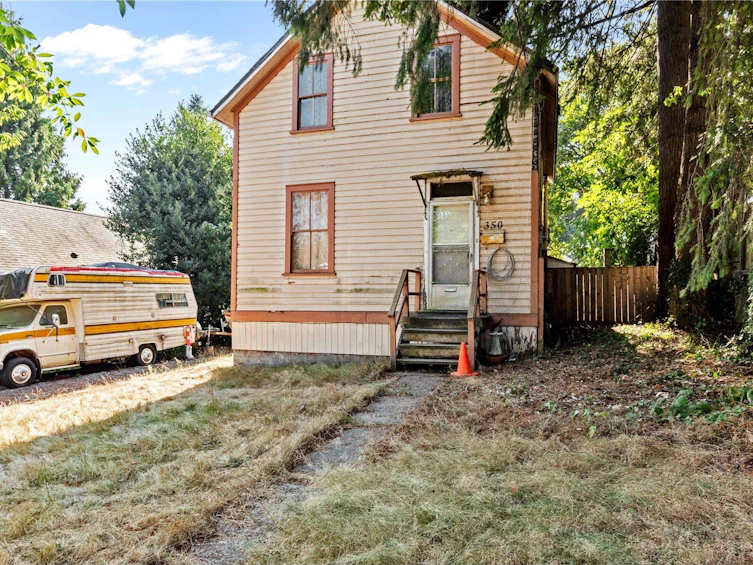 350 Keary Street, New Westminster, BC, V3L 3L3