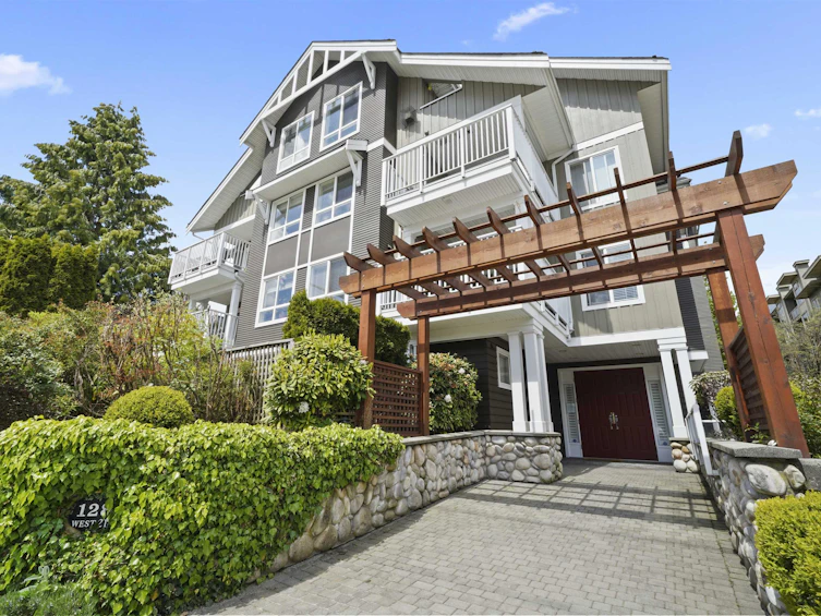 302-128 W 21st Street, North Vancouver, BC, V7M 1Y9