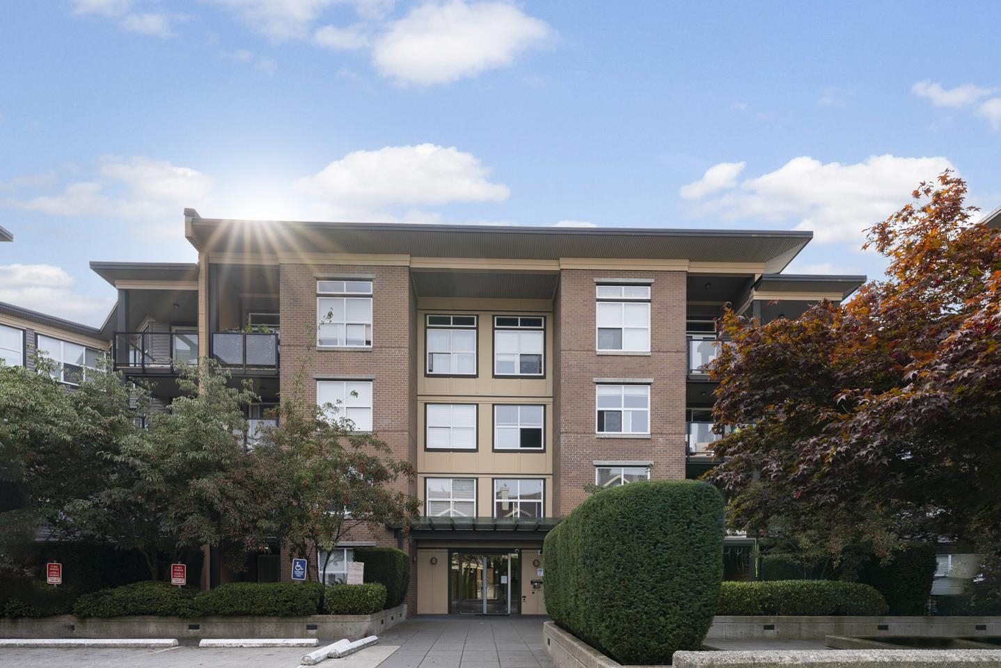 201-10707 139 Street, Surrey, BC, V3T 0B2