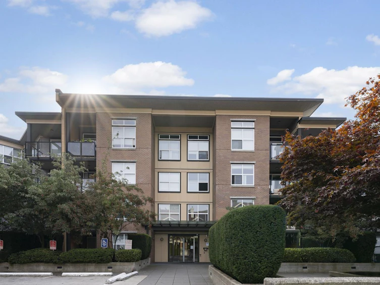 201-10707 139 Street, Surrey, BC, V3T 0B2