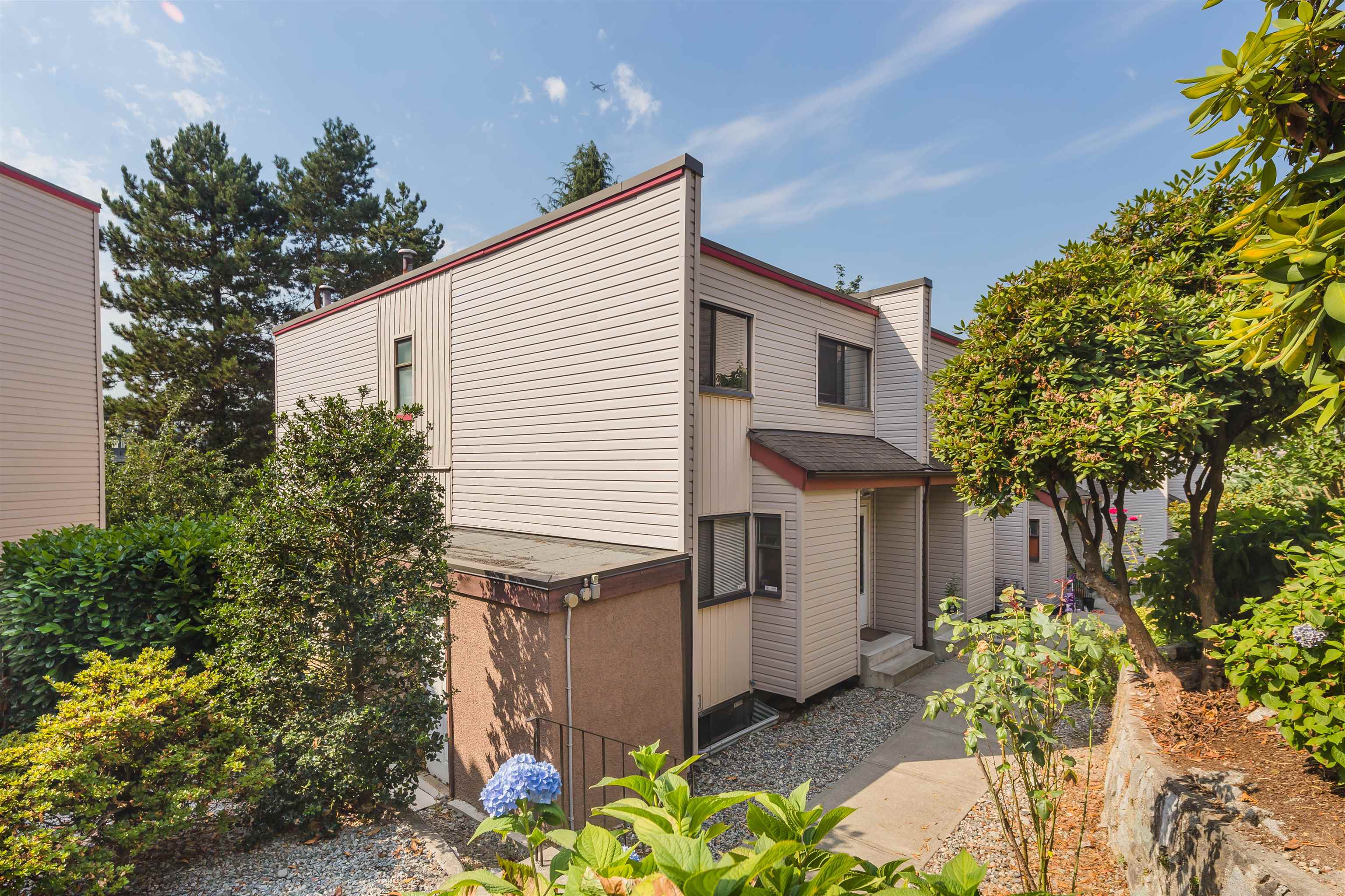 6744 Kneale Place, Burnaby, BC, V5B 2Z2