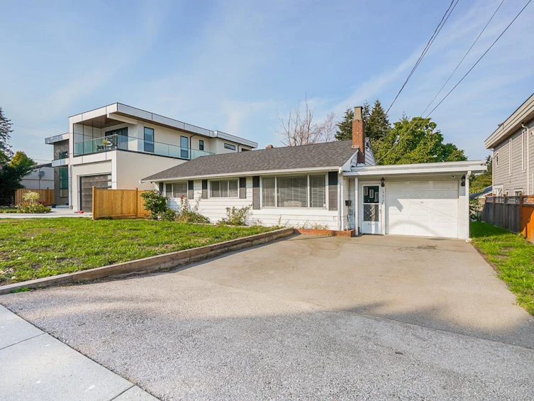 15679 Roper Avenue, Surrey, BC, V4B 2G9