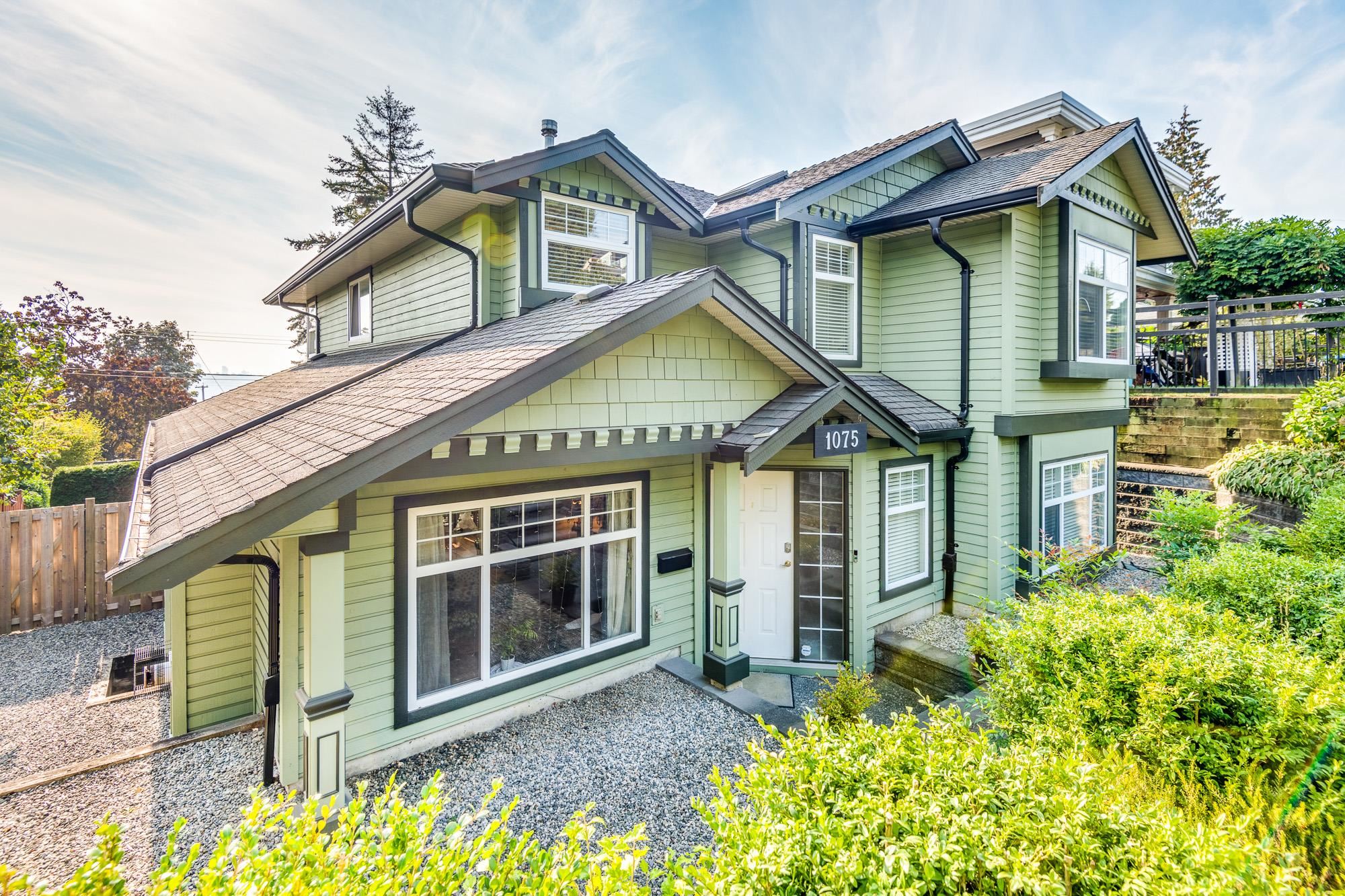 1075 Adderley Street, North Vancouver, BC, V7L 1T4