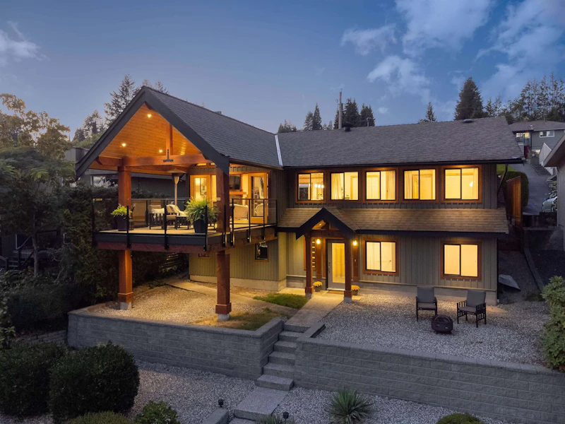 1042 Shavington Street, North Vancouver BC V7L 1K8