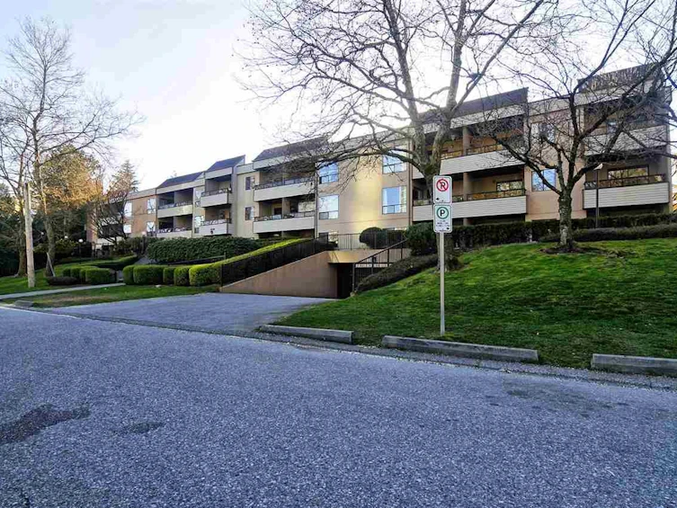 308-10221 133a Street, Surrey, BC, V3T 5J8