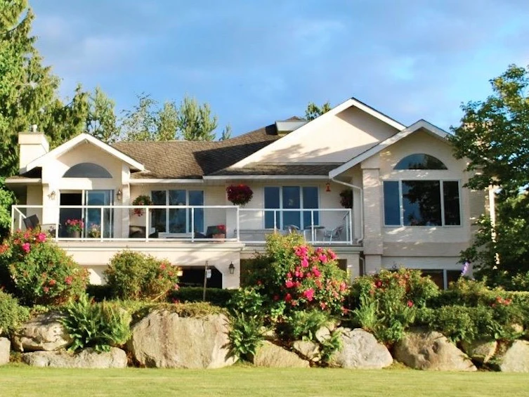6473 N Gale Avenue, Sechelt, BC, V7Z 0L1