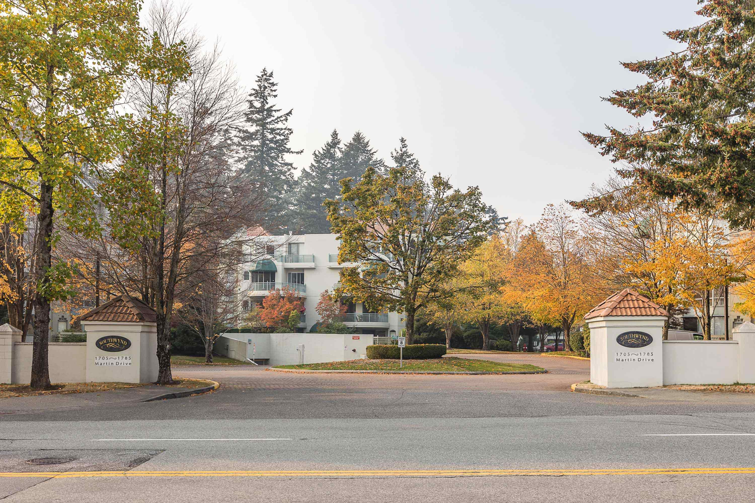 301-1785 Martin Drive, Surrey, BC, V4A 9T5