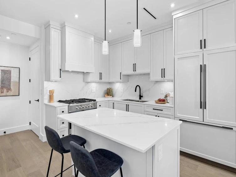 1221 E 27th Avenue, Vancouver, BC, V5V 2L9